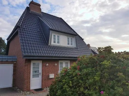 Wohnung am Friedrichshain mit WLan und Parkplatz für 4 Personen, Westerland, Haderslebener Straße 18b