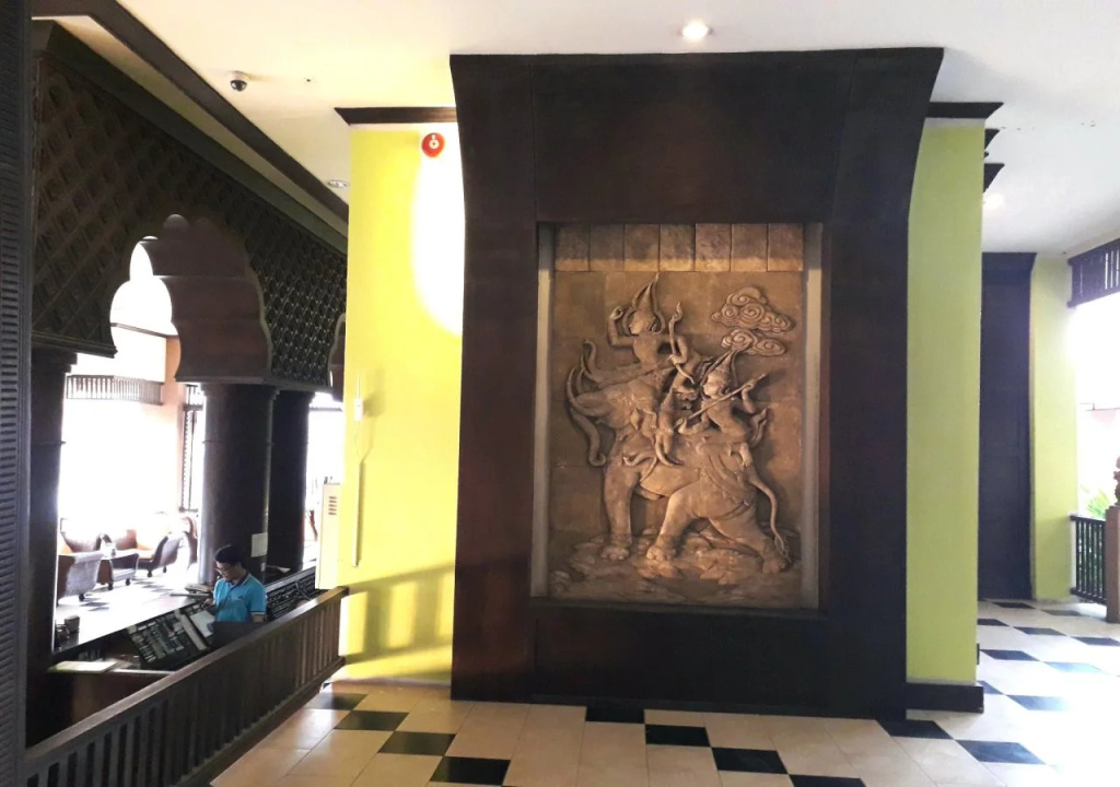 Lobby & Reception