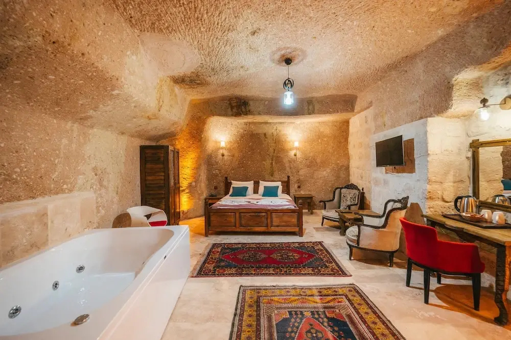 Standard room with courtyard view