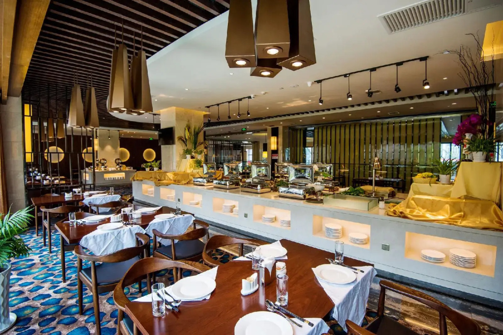 Food & Beverage
