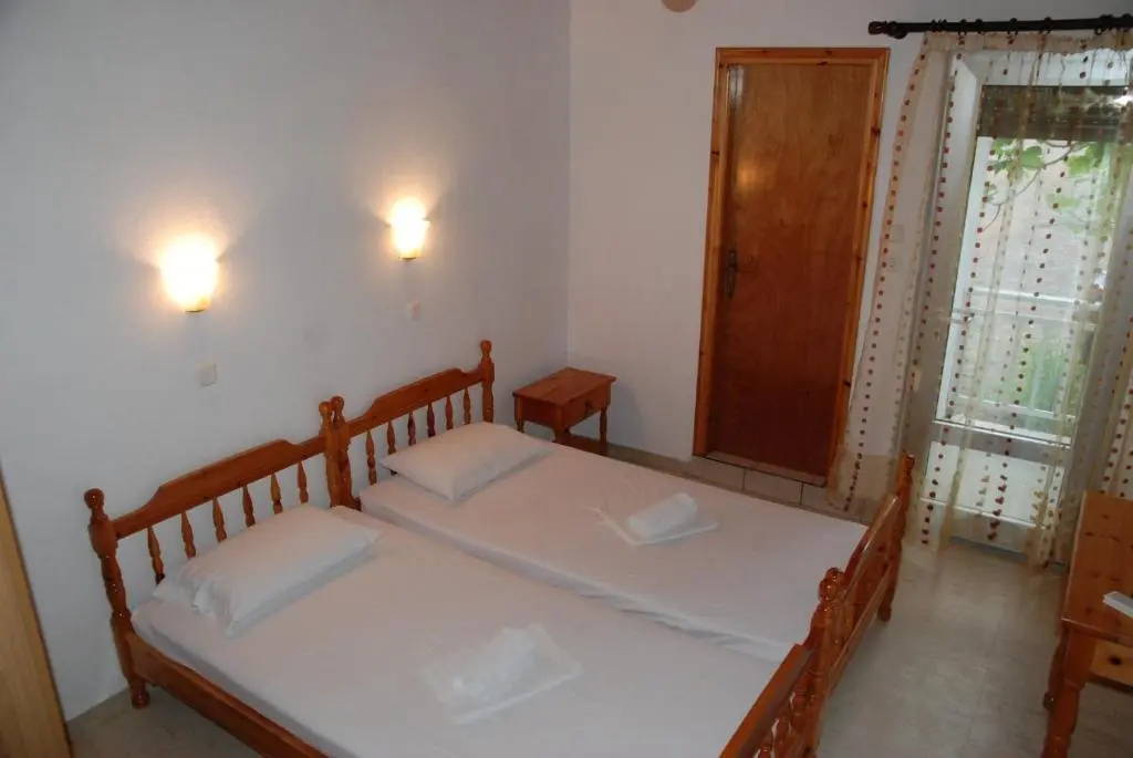 Standard Double room with balcony (full double bed)