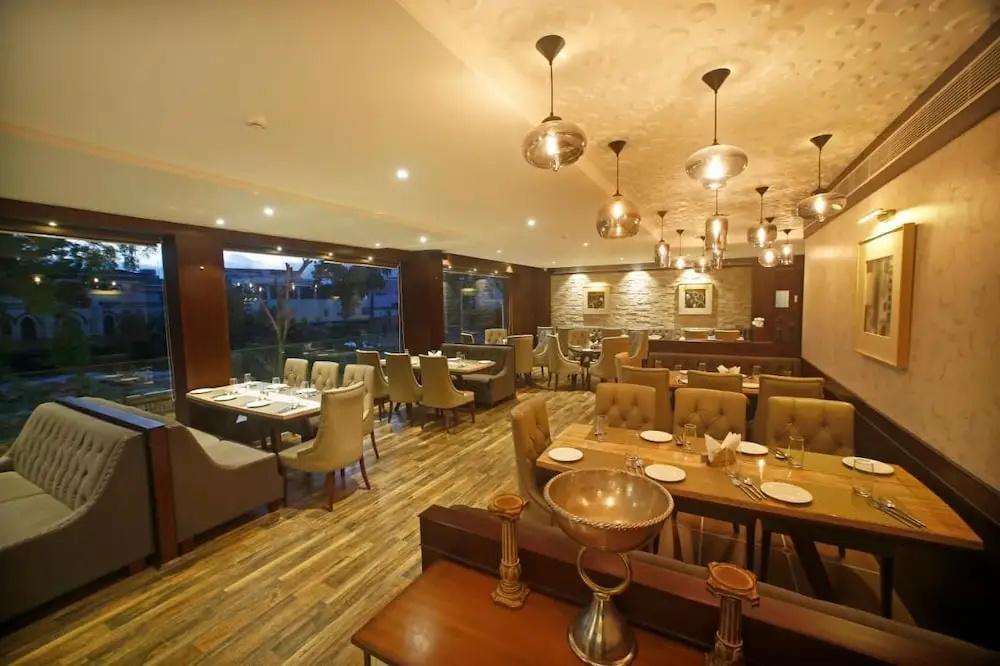 Food & Beverage