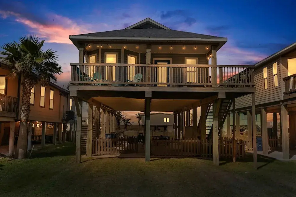 Stunning Beach House With Firepit&grill