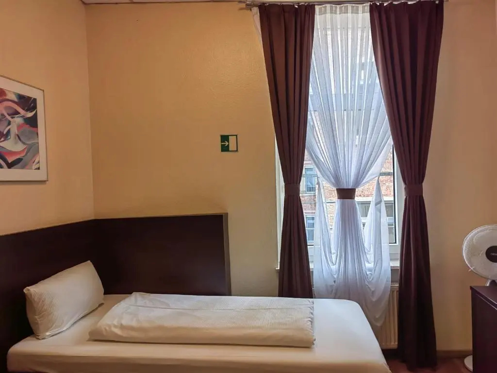 Standard Single room