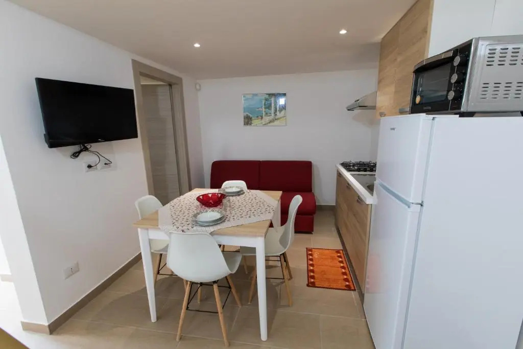 Deluxe Double room (full double bed)