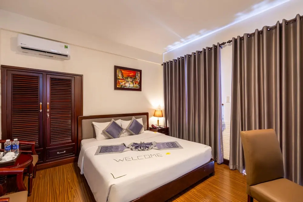 Superior Double room with balcony (full double bed)