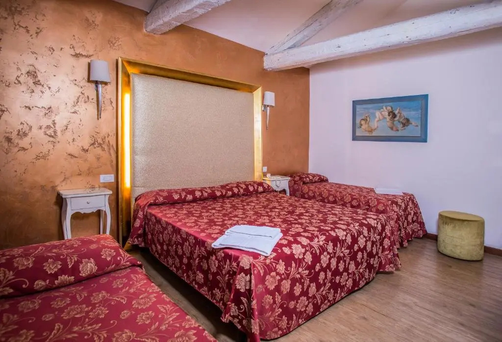 Deluxe Quadruple room