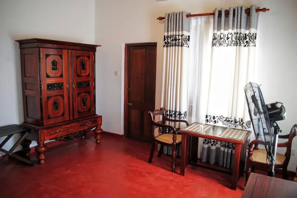 Miura Dutch Edge Hotel - фото 5