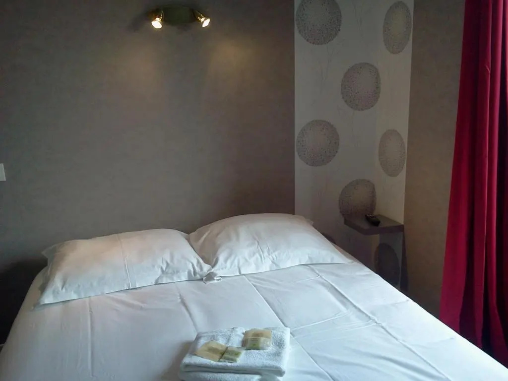 Standard Double room (full double bed)
