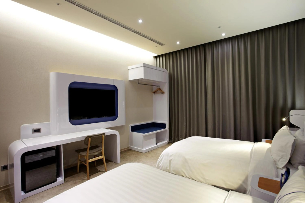 Отель Airline lnn Green Park Way в Тайчжун