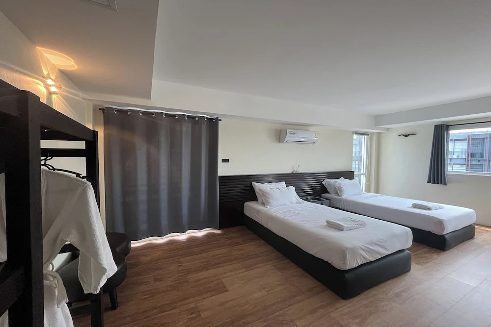 Отель VS Beachfront в Паттайе