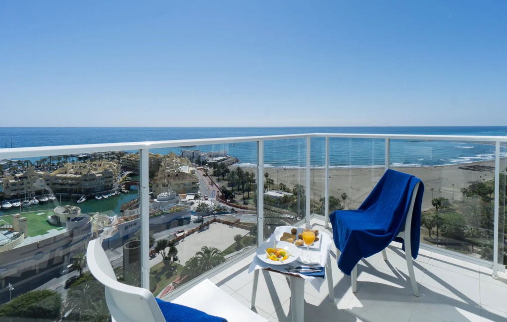 Beach & Waterfront