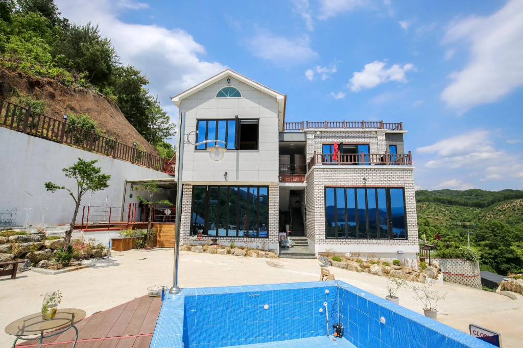 Gapyeong landevue pension