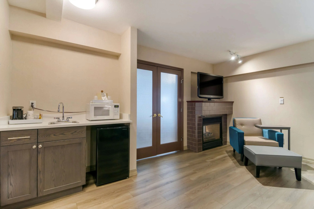 Double Suite with mountain view (full double bed)