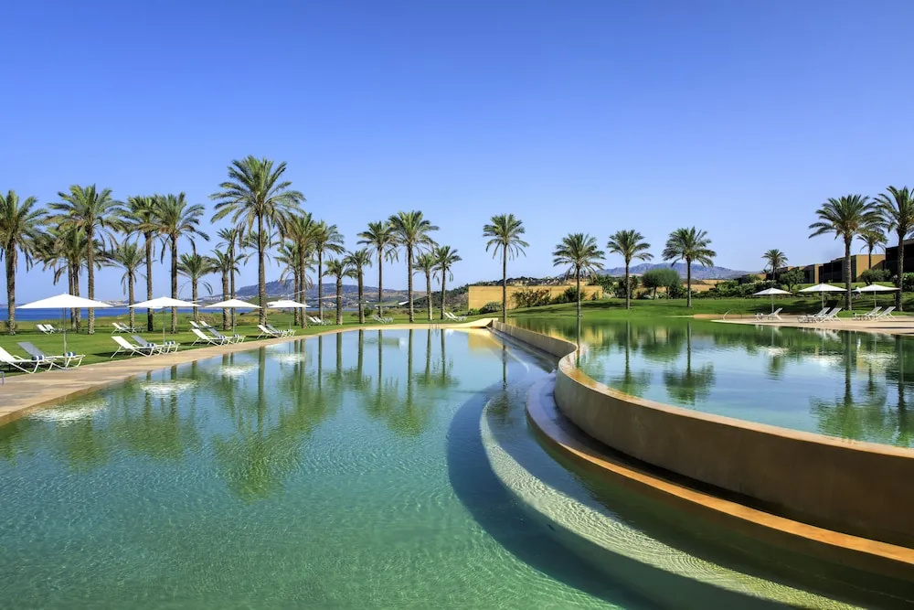 Beach & Waterfront