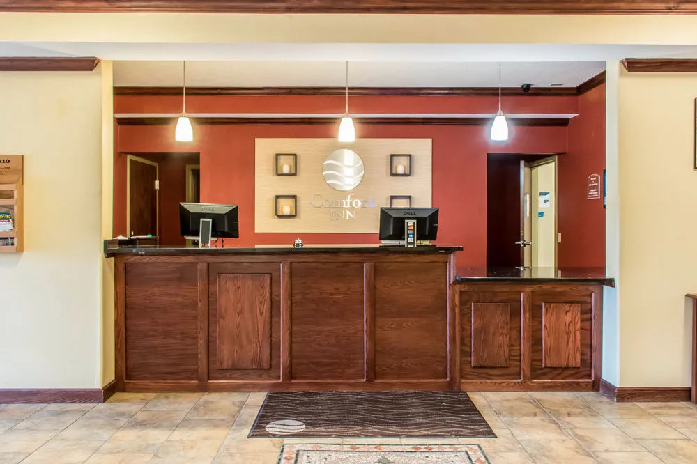 Lobby & Reception