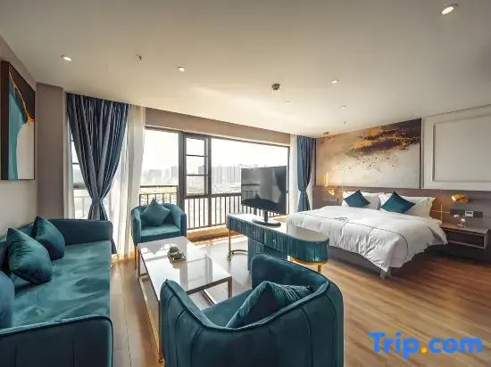 Standard Double room with river view (full double bed)