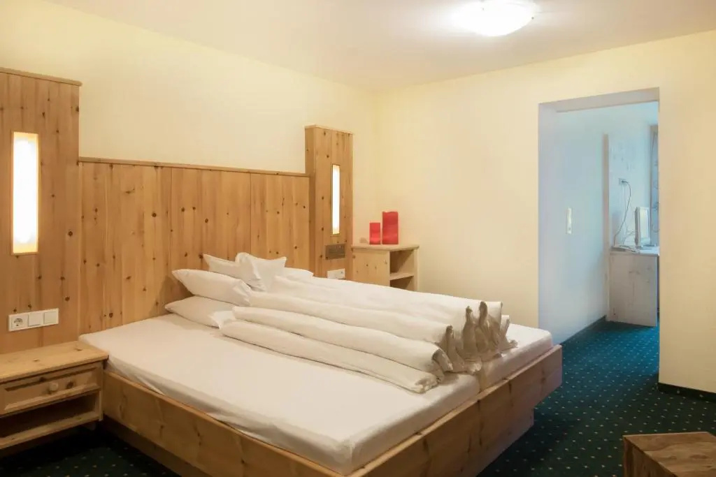 Standard Double room (full double bed)