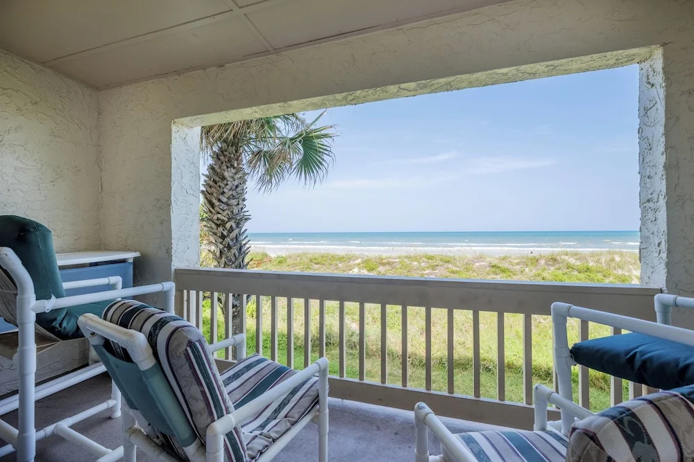 Standard room with balcony and with ocean view