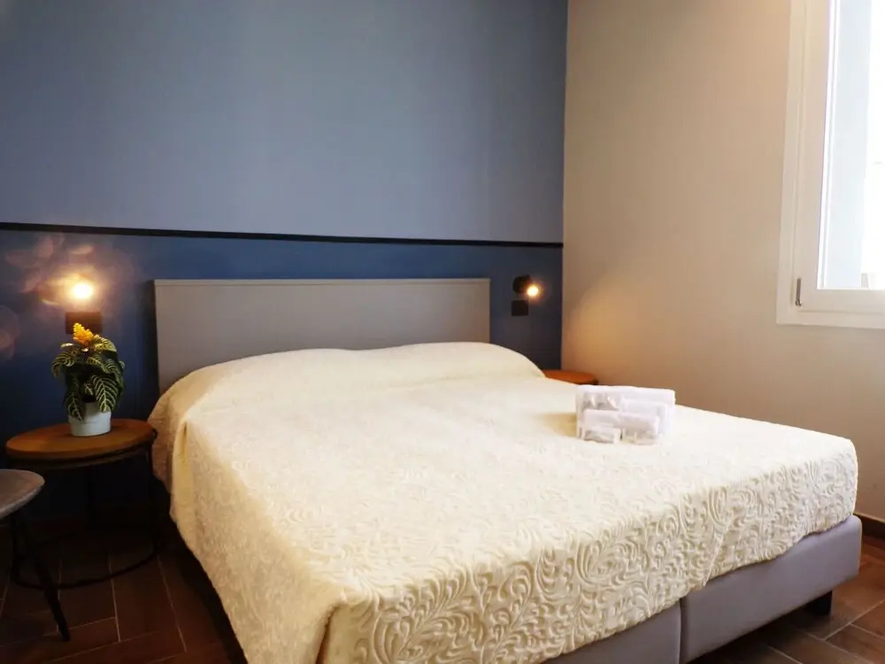 Classic Double room (full double bed)