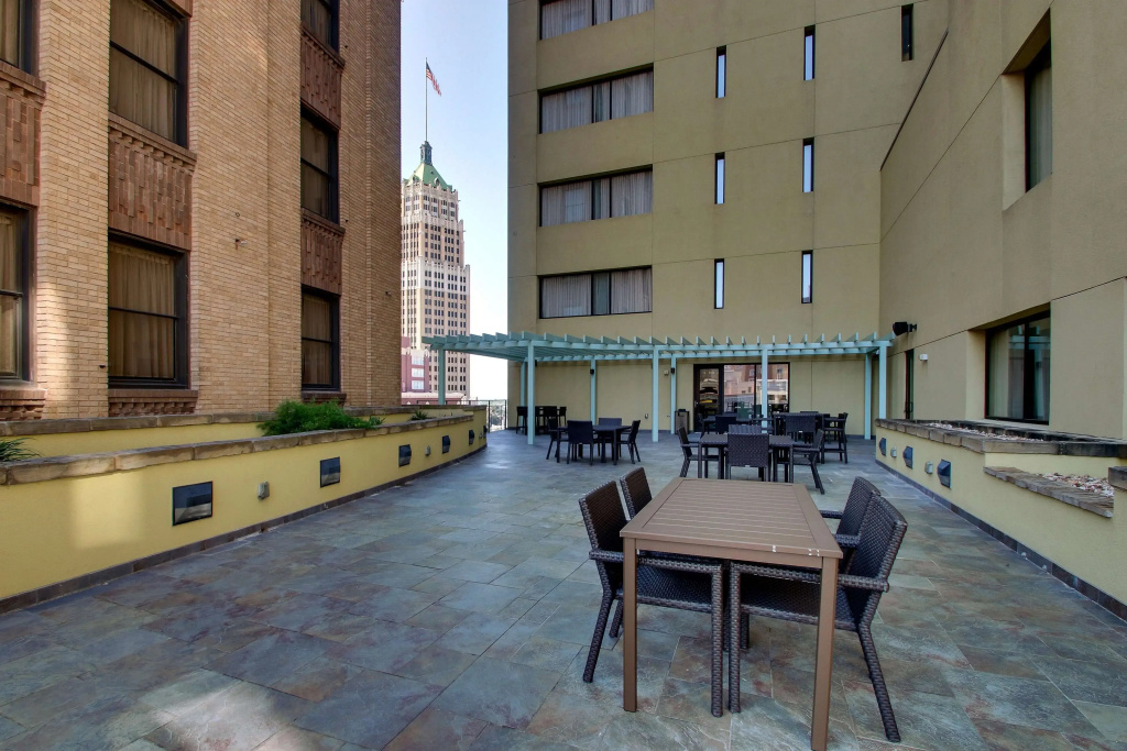 Drury Plaza Hotel San Antonio Riverwalk