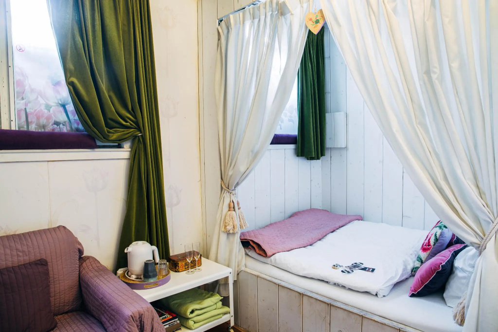 Deluxe Double room (full double bed)