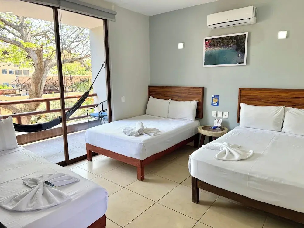 Classic Triple room with balcony