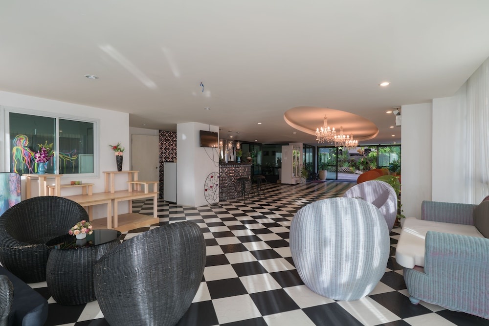 GoldStone Residency Patong , Phuket — 2