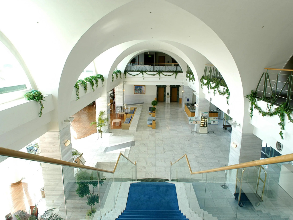 Lobby & Reception