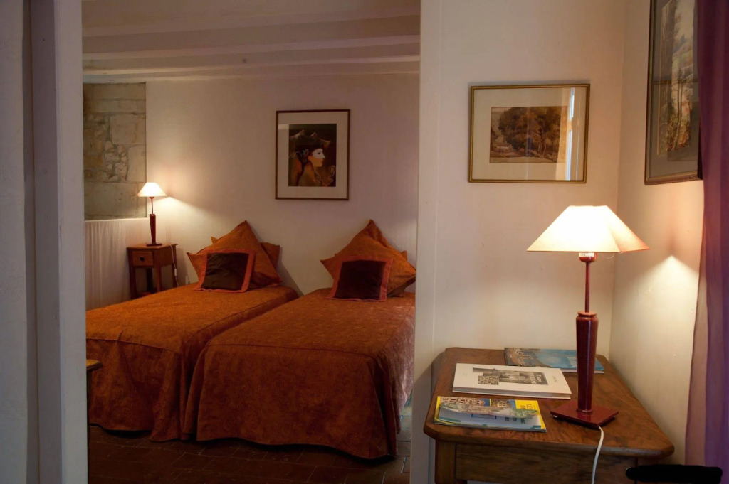 La Demeure Saint-Ours by null