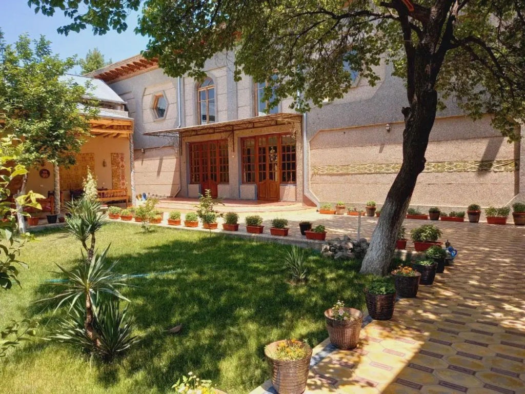 Guest House Ikathouse