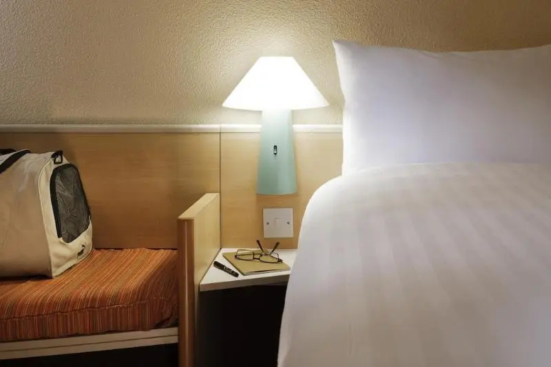 ibis Plymouth - Chambres