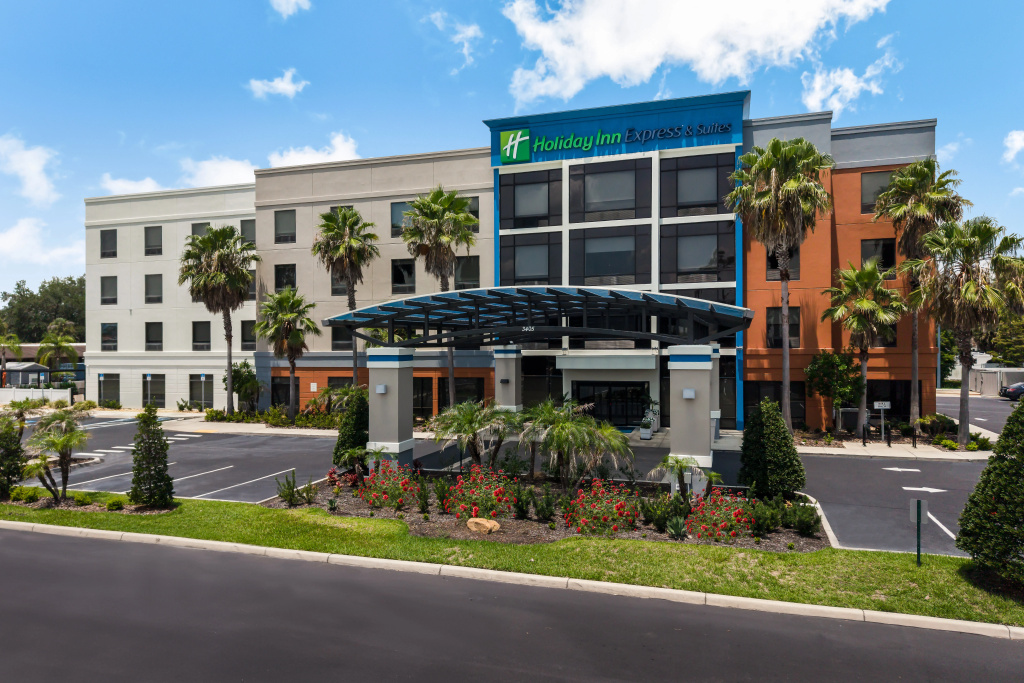 Holiday Inn Express & Suites Lakeland South by IHG