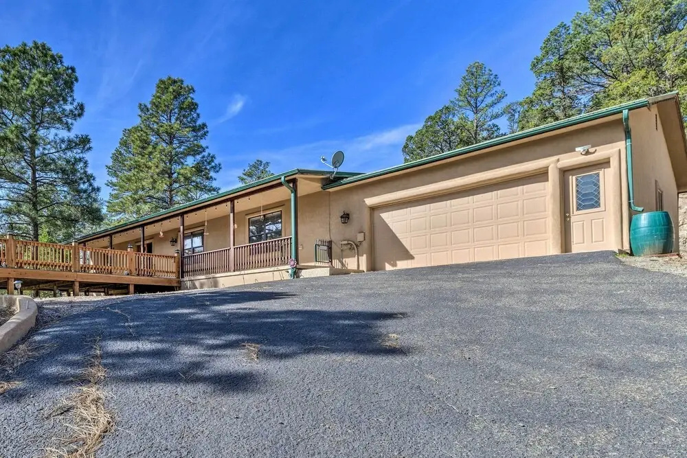 Charming Ruidoso Home w/ Deck & Lovely Views!