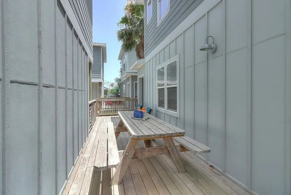 519wac 3 Bedroom Home by Redawning