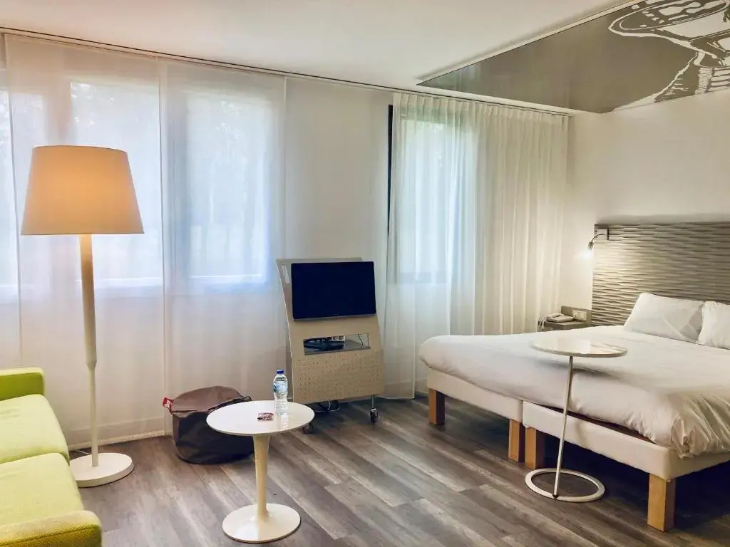 Double Family Suite (full double bed)