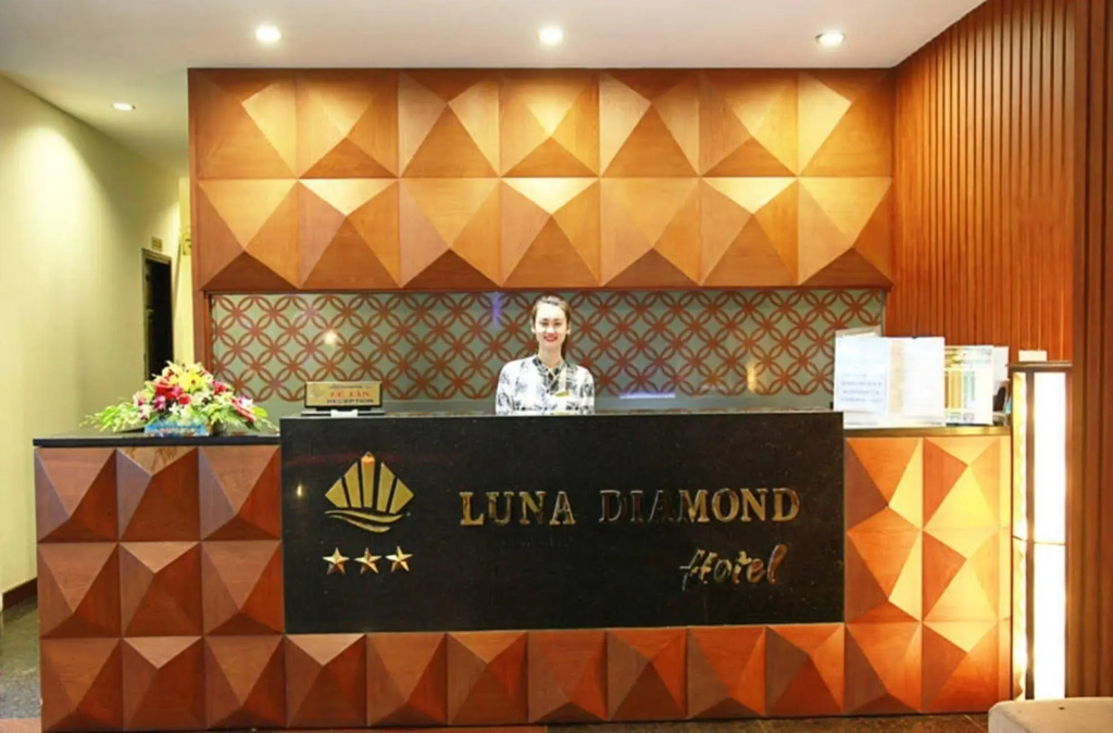 Luna Diamond - Général
