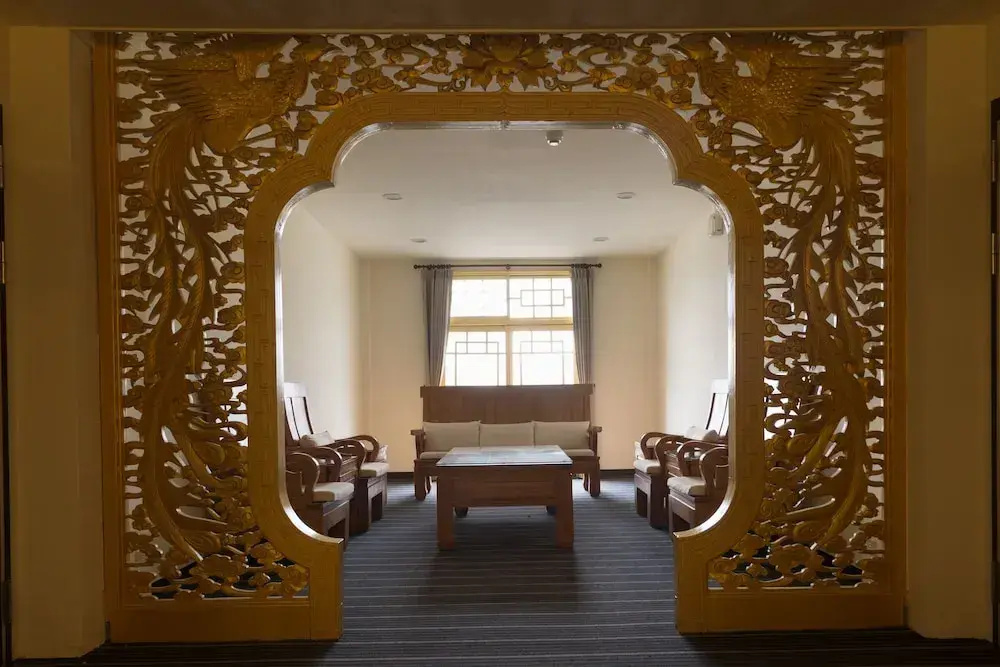 Lobby & Reception