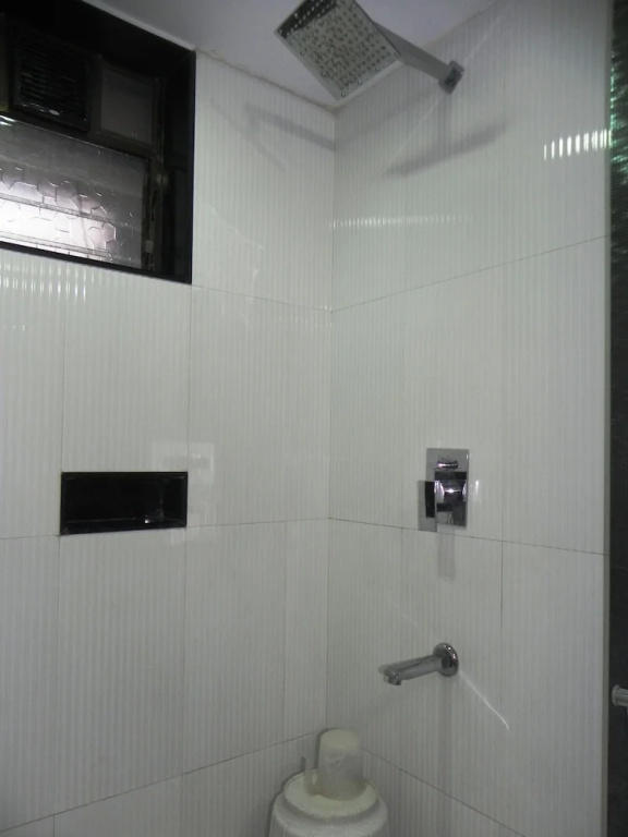 Hotel Reeva Regency - Chambres