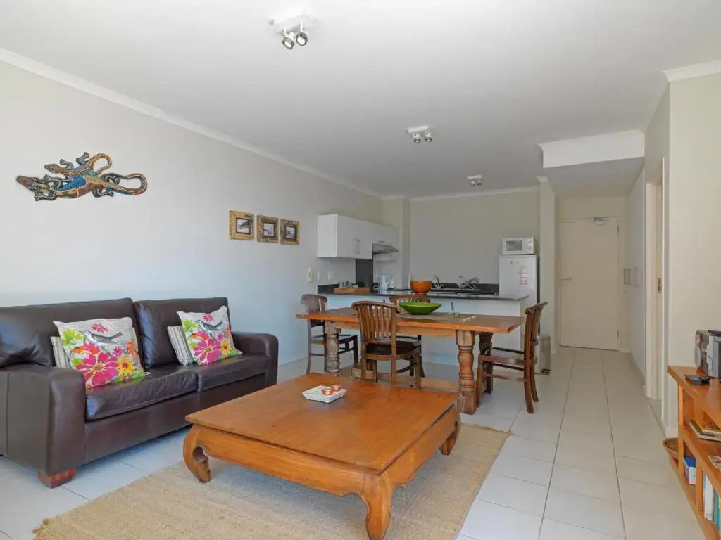 1 Bedroom Apartment with courtyard view