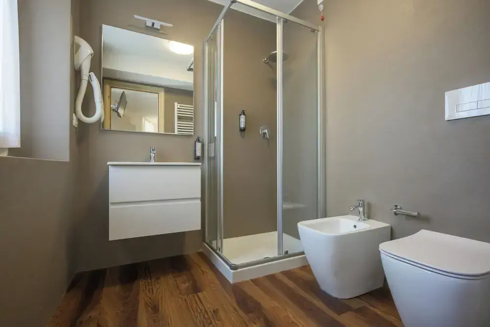 Comfort room