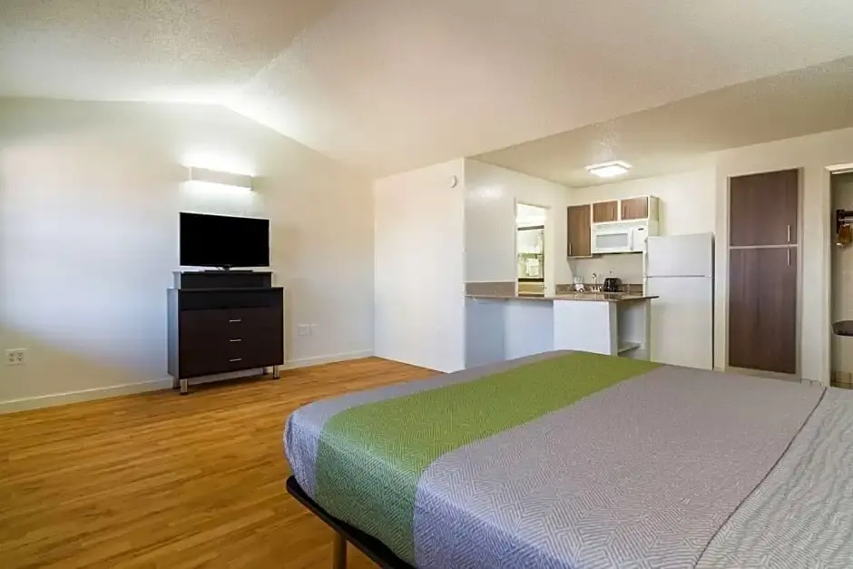 Double Suite (full double bed)