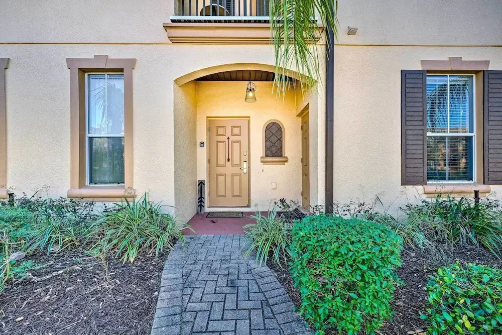 9 Mi to Disney: Davenport Townhome w/ Resort Pool!
