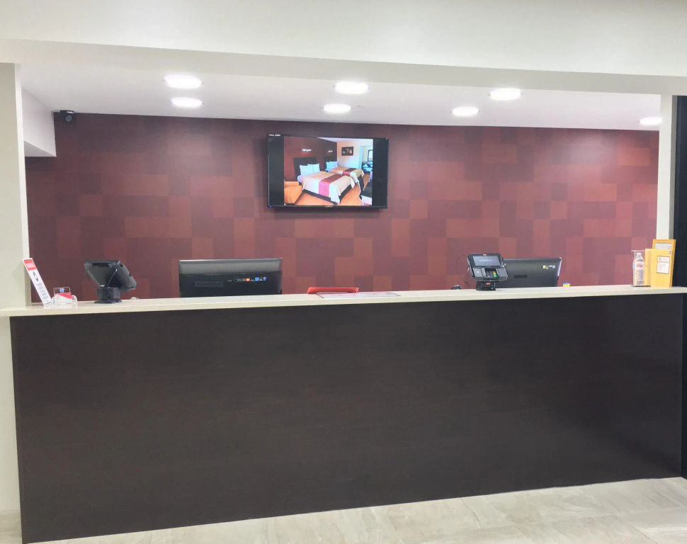 Lobby & Reception