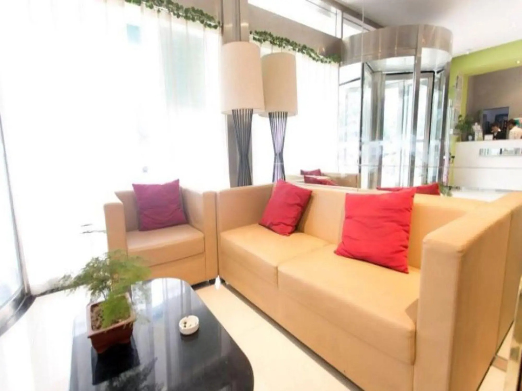 Lobby & Reception