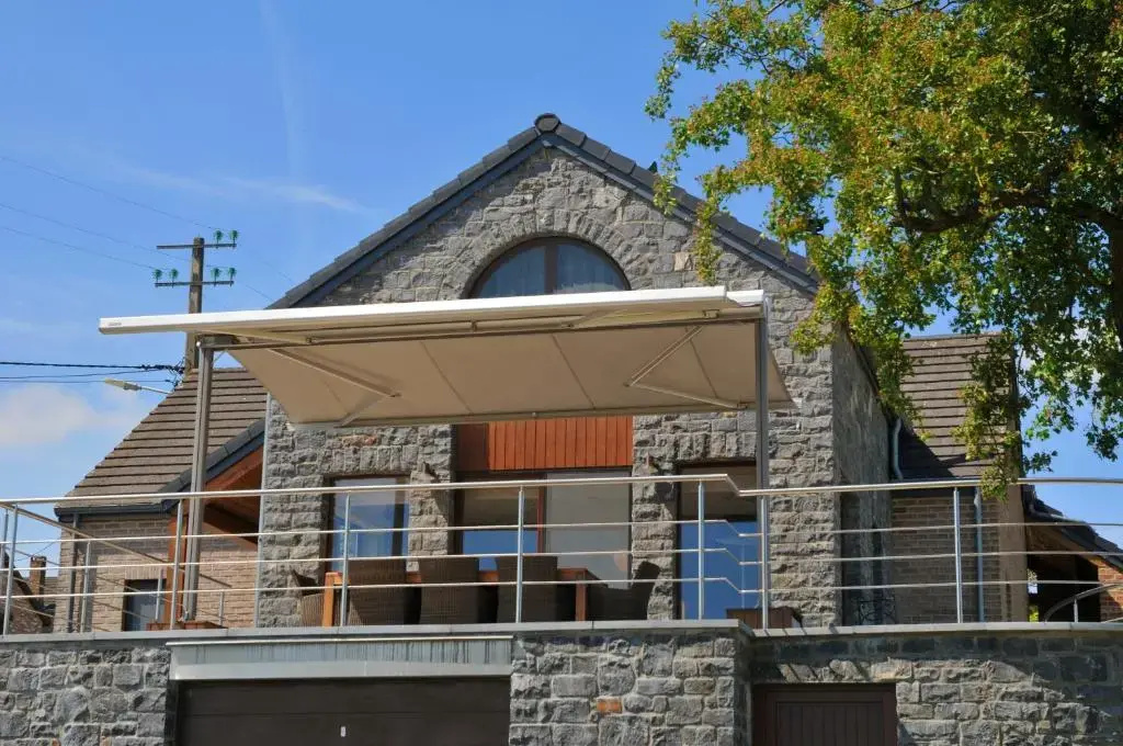 4 Bedrooms Cottage