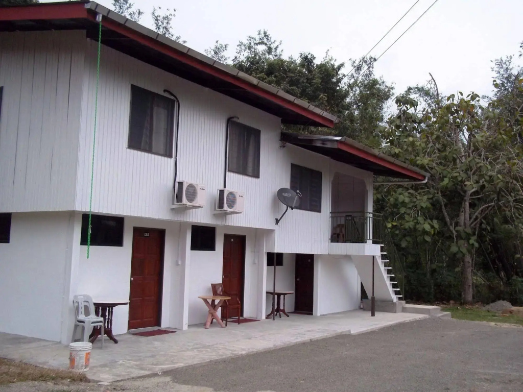 OYO 90037 The 7 Lodge Tambunan