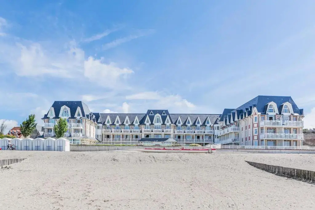 Beach & Waterfront