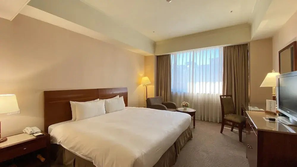 Monarch Plaza Hotel - Chambres