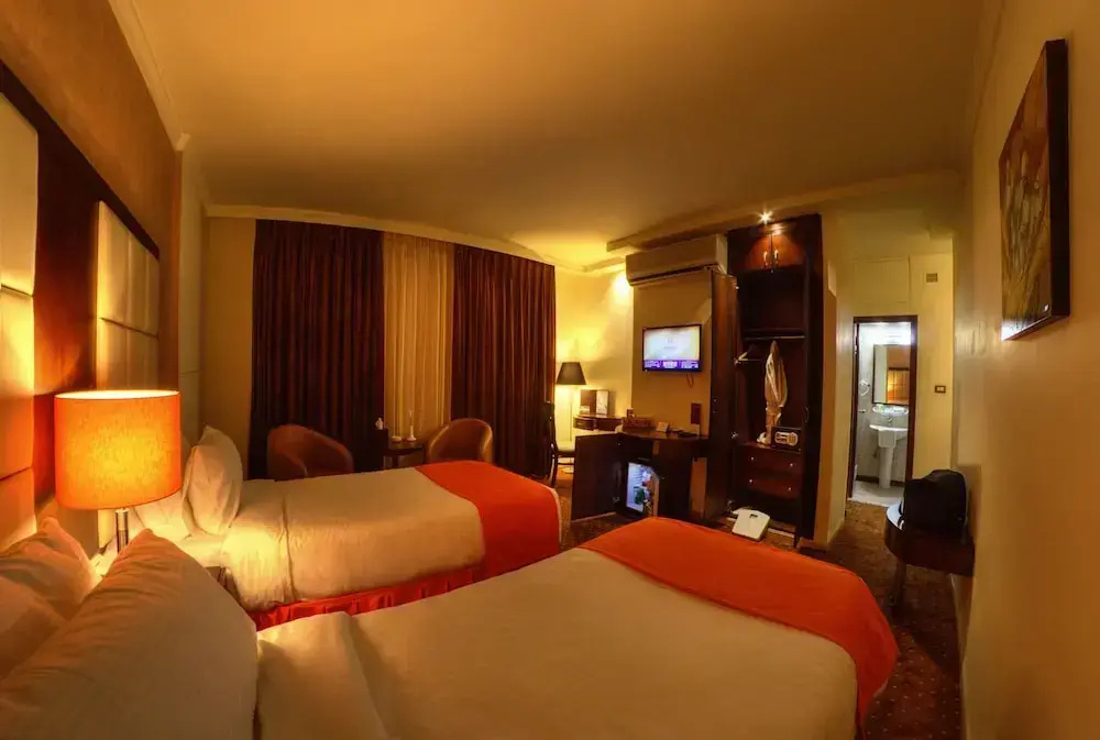 Meneur Hotel - Chambres